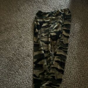 Fuzzy army print tights
